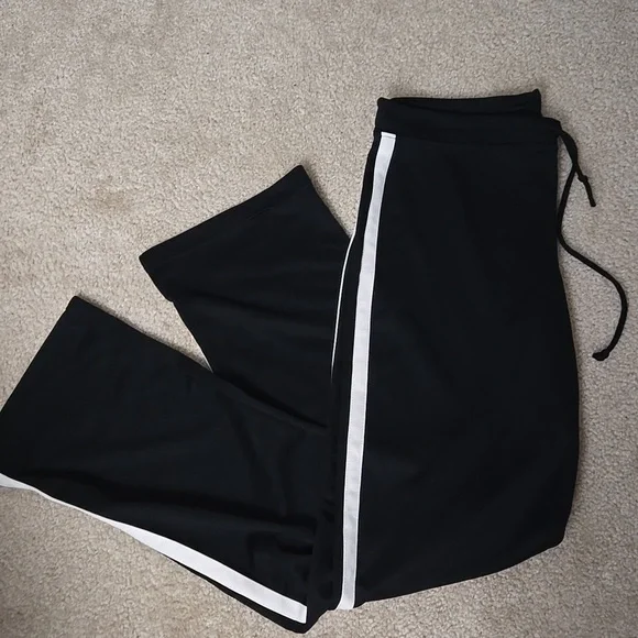 Jogging pants - Picture 1 of 11